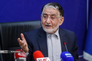 یحیی آل&zwnj;اسحاق رئیس شورای راهبردی مرکز ملی فرش دستباف ایران