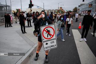 درگیری پلیس ضد شورش و معترضان در لس&zwnj;آنجلس آمریکا