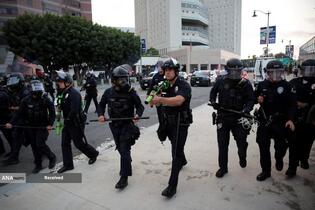 درگیری پلیس ضد شورش و معترضان در لس&zwnj;آنجلس آمریکا