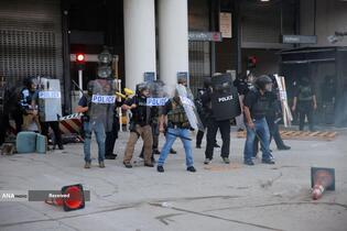 درگیری پلیس ضد شورش و معترضان در لس&zwnj;آنجلس آمریکا