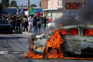 درگیری پلیس ضد شورش و معترضان در لس&zwnj;آنجلس آمریکا