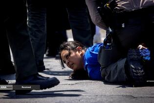 درگیری پلیس ضد شورش و معترضان در لس&zwnj;آنجلس آمریکا