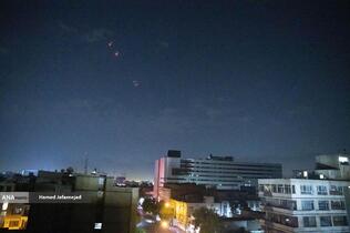 فعالیت پدافند هوایی علیه اهداف متخاصم در آسمان تهران