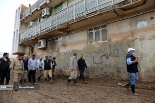 کمک رسانی شهید محمدمهدی طهرانچی دانشمند هسته ای در مناطق سیل زده لرستان پلدختر در سال 1398 همراه گروه های جهادی