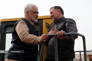 کمک رسانی شهید محمدمهدی طهرانچی دانشمند هسته ای در مناطق سیل زده لرستان پلدختر در سال 1398 همراه گروه های جهادی