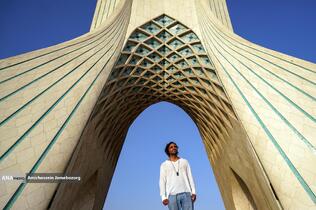 کنسرت علی قمصری در میدان آزادی