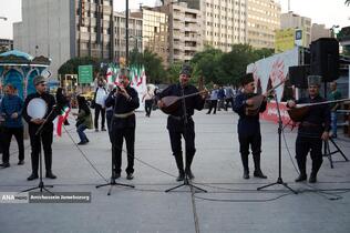 اجرای موسیقی آذری در میدان هفت تیر تهران