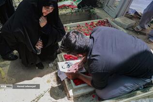 تشییع و خاکسپاری شهدای حملات رژیم صهیونیستی در قطعه42 بهشت زهرا(س)