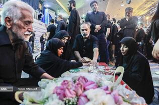 تشییع و خاکسپاری شهدای حملات رژیم صهیونیستی در قطعه42 بهشت زهرا(س)