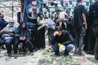 تشییع و خاکسپاری شهدای حملات رژیم صهیونیستی در قطعه42 بهشت زهرا(س)