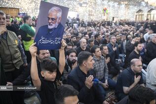 تشییع و تدفین پیکر مطهر دانشمند هسته‌ای شهید محمدمهدی طهرانچی رییس دانشگاه آزاد اسلامی و همسر گرانقدرش شهیده مژگان قراویری در حرم حضرت عبدالعظیم حسنی(ع)