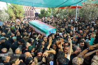 تشییع پیکر سردار شهید امیر علی حاجی زاده و و سردار محمود باقری فرمانده موشکی این نیرو