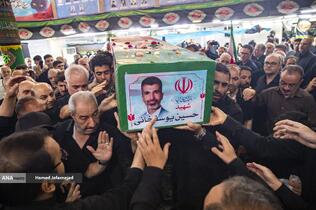 وداع با پیکر بسیجی شهید حسین یوسفخانی