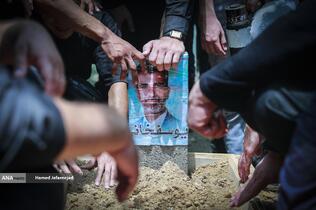 تشییع و تدفین پیکر مطهر بسیجی شهید حسین یوسفخانی