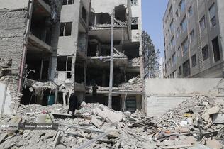 محله نارمک میدان 6- محل زندگی شهید سید مصطفی ساداتی، دانشمند هسته‌ای کشورمان و خانواده شهیدش(همسرش فهیمه مقیمی، دخترانش ریحانه‌سادات و فاطمه‌سادات و پسر کوچکش سیدعلی ساداتی) در حمله رژیم صهیونی به برخی مناطق و منازل مردم، شهروندان و دانشمندان هسته ای کشورمان در جریان جنگ تحمیلی دوازده روزه