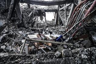 تصاویری از منزل مسکونی و محل شهادت دکتر محمدمهدی طهرانچی، دانشمند هسته ای و رئیس دانشگاه آزاد اسلامی،به همراه همسرش در مجتمع اساتید، میدان کتاب در حمله رژیم صهیونی به برخی مناطق و منازل مردم، شهروندان و دانشمندان هسته ای کشورمان در جریان جنگ تحمیلی دوازده روزه