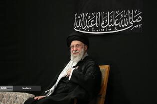 مراسم عزادارای شب عاشورای حسینی(ع) در حسینیه امام خمینی(ره) با حضور رهبر معظم انقلاب