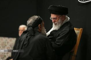 مراسم عزادارای شب عاشورای حسینی(ع) در حسینیه امام خمینی(ره) با حضور رهبر معظم انقلاب