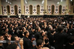 مراسم عزادارای شب عاشورای حسینی(ع) در حسینیه امام خمینی(ره) با حضور رهبر معظم انقلاب