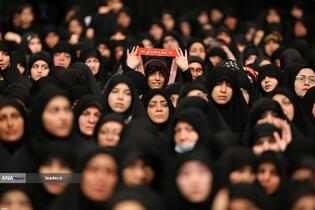 مراسم عزادارای شب عاشورای حسینی(ع) در حسینیه امام خمینی(ره) با حضور رهبر معظم انقلاب