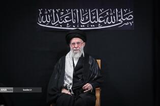 مراسم عزادارای شب عاشورای حسینی(ع) در حسینیه امام خمینی(ره) با حضور رهبر معظم انقلاب