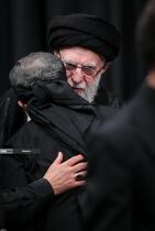 مراسم عزادارای شب عاشورای حسینی(ع) در حسینیه امام خمینی(ره) با حضور رهبر معظم انقلاب