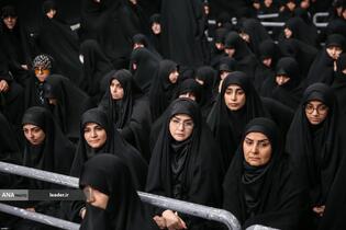 مراسم عزاداری شام غریبان حسینی (ع) در حسینیه امام خمینی