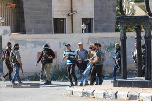 در روزهای اخیر، منطقه جنوب سوریه بار دیگر صحنه یکی از شدیدترین درگیری‌ها بود، رژیم اشغالگر صهیونیستی نیز با ادعای «حمایت از اقلیت دروزی» بیش از 160 حمله هوایی تنها طی 24 ساعت به سوریه انجام داد. رژیم صهیونیستی در این حملات  مواضع حساسی همچون ستادکل ارتش، اطراف کاخ ریاست‌جمهوری، وزارت دفاع و کاروان‌های نظامی را در دمشق، سویدا و درعا هدف قرار داد.