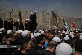 در روزهای اخیر، منطقه جنوب سوریه بار دیگر صحنه یکی از شدیدترین درگیری‌ها بود، رژیم اشغالگر صهیونیستی نیز با ادعای «حمایت از اقلیت دروزی» بیش از 160 حمله هوایی تنها طی 24 ساعت به سوریه انجام داد. رژیم صهیونیستی در این حملات  مواضع حساسی همچون ستادکل ارتش، اطراف کاخ ریاست‌جمهوری، وزارت دفاع و کاروان‌های نظامی را در دمشق، سویدا و درعا هدف قرار داد.