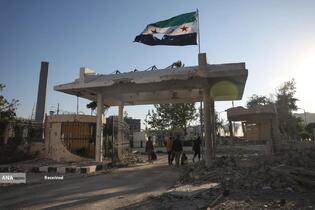 در روزهای اخیر، منطقه جنوب سوریه بار دیگر صحنه یکی از شدیدترین درگیری‌ها بود، رژیم اشغالگر صهیونیستی نیز با ادعای «حمایت از اقلیت دروزی» بیش از 160 حمله هوایی تنها طی 24 ساعت به سوریه انجام داد. رژیم صهیونیستی در این حملات  مواضع حساسی همچون ستادکل ارتش، اطراف کاخ ریاست‌جمهوری، وزارت دفاع و کاروان‌های نظامی را در دمشق، سویدا و درعا هدف قرار داد.