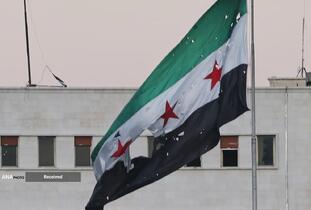 در روزهای اخیر، منطقه جنوب سوریه بار دیگر صحنه یکی از شدیدترین درگیری‌ها بود، رژیم اشغالگر صهیونیستی نیز با ادعای «حمایت از اقلیت دروزی» بیش از 160 حمله هوایی تنها طی 24 ساعت به سوریه انجام داد. رژیم صهیونیستی در این حملات  مواضع حساسی همچون ستادکل ارتش، اطراف کاخ ریاست‌جمهوری، وزارت دفاع و کاروان‌های نظامی را در دمشق، سویدا و درعا هدف قرار داد.