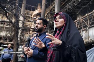 توضیحات سحر امامی مجری تلویزیون در خصوص حمله رژیم صهیونیستی به ساختمان شیشه ای صدا و سیما در بازدید خبرنگاران خارجی از آثار به‌جامانده از حمله موشکی رژیم صهیونیستی به ساختمان شیشه ای صدا و سیما که در تاریخ ۲۴ تیرماه صورت گرفت