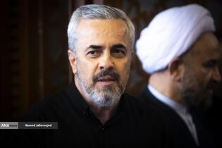 احمد باقری(افشردی) در مراسم گرامیداشت چهلمین روز درگذشت شهید سپهبد محمد باقری (محمد حسین افشردی) و همسر وی ( اشرف افشردی) و دختر این فرمانده عزیز (فرشته افشردی)