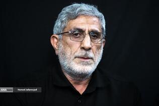 سردار اسماعیل قاآنی فرمانده نیروی قدس سپاه در مراسم گرامیداشت چهلمین روز درگذشت شهید سپهبد محمد باقری (محمد حسین افشردی) و همسر وی ( اشرف افشردی) و دختر این فرمانده عزیز (فرشته افشردی)