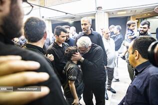 سردار اسماعیل قاآنی فرمانده نیروی قدس سپاه در مراسم گرامیداشت چهلمین روز درگذشت شهید سپهبد محمد باقری (محمد حسین افشردی) و همسر وی ( اشرف افشردی) و دختر این فرمانده عزیز (فرشته افشردی)