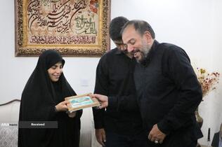 دیدار و تکریم خادمیاران رضوی منطقه 14 تهران با خانواده شهید محمدرضا زندی