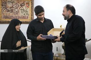 دیدار و تکریم خادمیاران رضوی منطقه 14 تهران با خانواده شهید محمدرضا زندی