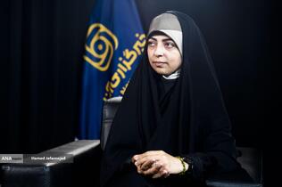 گفت و گو با الهام عابدینی خبرنگار و مجری تلویزیون