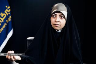 گفت و گو با الهام عابدینی خبرنگار و مجری تلویزیون