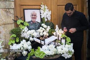 اجتماع مردم کنار مزار شهید سپهبد سلامی در ایام اربعین فرمانده دلاور سپاه اسلام