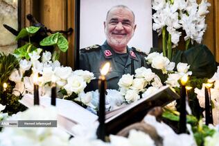 اجتماع مردم کنار مزار شهید سپهبد سلامی در ایام اربعین فرمانده دلاور سپاه اسلام