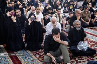 اجتماع مردم کنار مزار شهید سپهبد سلامی در ایام اربعین فرمانده دلاور سپاه اسلام