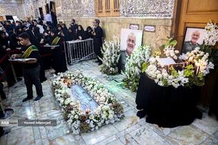 اجتماع مردم کنار مزار شهید سپهبد سلامی در ایام اربعین فرمانده دلاور سپاه اسلام