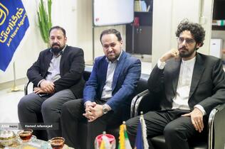 محمد حاجی&zwnj;میرزایی مدیرعامل بنیاد ملی بازی&zwnj;های رایانه&zwnj;ای، محمدصادق افراسیابی معاون راهبردی و عضو هیات مدیره بنیاد ملی بازی&zwnj;های رایانه&zwnj;ای و احسان هوشیارگر مدیر ارتباطات و امور بین&zwnj;الملل بنیاد ملی بازی&zwnj;های رایانه&zwnj;ای