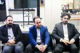 محمد حاجی&zwnj;میرزایی مدیرعامل بنیاد ملی بازی&zwnj;های رایانه&zwnj;ای، محمدصادق افراسیابی معاون راهبردی و عضو هیات مدیره بنیاد ملی بازی&zwnj;های رایانه&zwnj;ای و احسان هوشیارگر مدیر ارتباطات و امور بین&zwnj;الملل بنیاد ملی بازی&zwnj;های رایانه&zwnj;ای