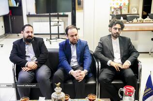 محمد حاجی&zwnj;میرزایی مدیرعامل بنیاد ملی بازی&zwnj;های رایانه&zwnj;ای، محمدصادق افراسیابی معاون راهبردی و عضو هیات مدیره بنیاد ملی بازی&zwnj;های رایانه&zwnj;ای و احسان هوشیارگر مدیر ارتباطات و امور بین&zwnj;الملل بنیاد ملی بازی&zwnj;های رایانه&zwnj;ای