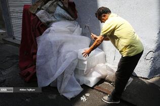 یخ فروشی در گرمای تابستان