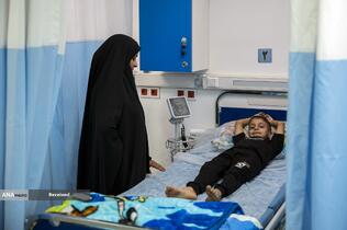 خدمت‌رسانی بیمارستان سیار برکت در عمود ۹۸۹ طریق الحسین