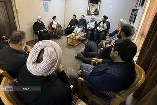 دیدار علیرضا بیات رئیس سازمان حج و زیارت و حجت‌الاسلام سیدعبدالفتاح نواب، نماینده ولی‌فقیه با تولیت مسجد کوفه با آیت الله حسینی