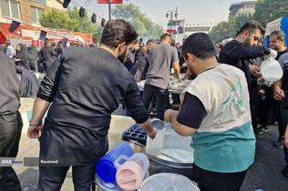 برپایی موکب خادمیاران و یاوران رضوی منطقه دارالمومنین در مسیر پیاده‌روی جاماندگان اربعین